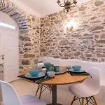 Glaukopis Retreat * Ano Syros